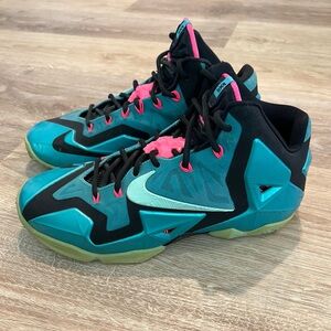 LeBron 11 Elite South Beach Trainers